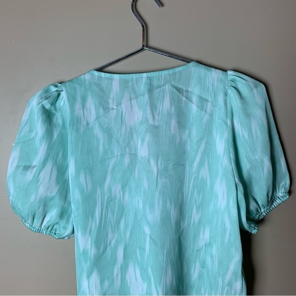 [Nine West] Blue/Green Water Colored Print Short Puff Sleeve Wrap Top - Picture 7 of 9